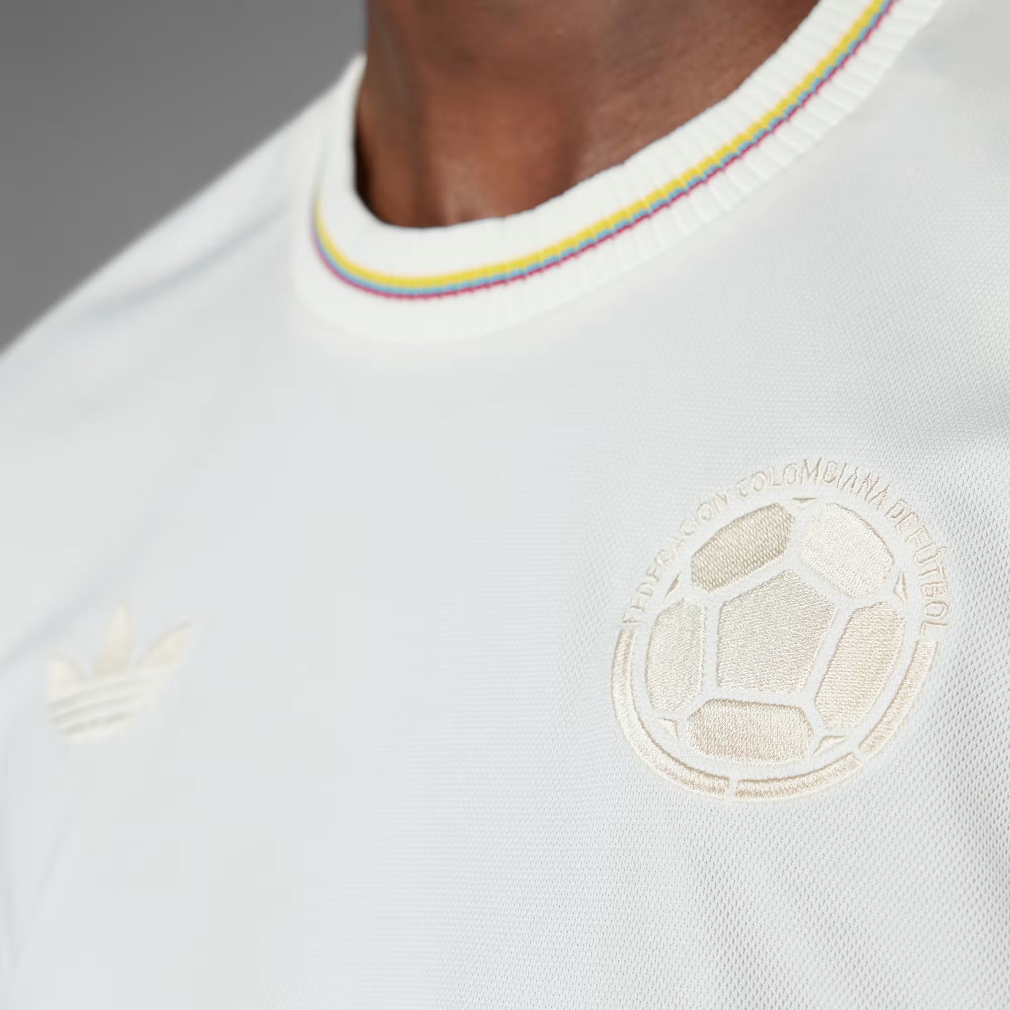 Camiseta Selección Colombia Edición Centenario + Gorra Adidas de regalo 🎁